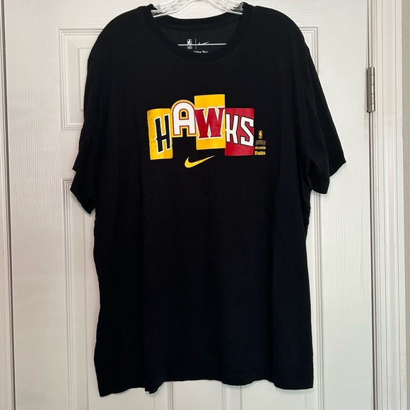 Nike Black‎ Red Short Sleeve Tee Atlanta Hawks Men’s XXL Workout Active Casual - Picture 1 of 6